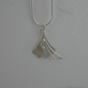 Pendentif Ginkgo solitaire