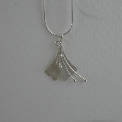 Pendentif Ginkgo solitaire